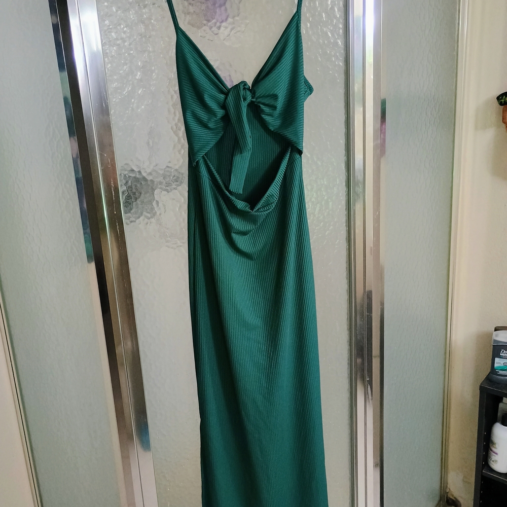 Elegant Green Sleeveless Dress